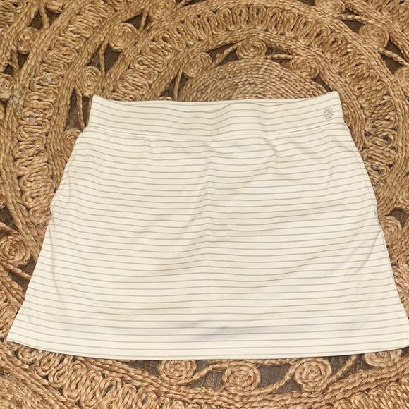 Izod Dresses & Skirts - IZOD Golf Skort Womens White Striped Tennis Skirt Athletic Pickleball Skort
